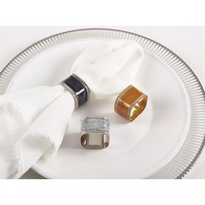 Ensemble de 4 anneaux de serviette carrés, centre bleu pailleté, bords perlés en métal, décoration de table moderne - Product Image 6