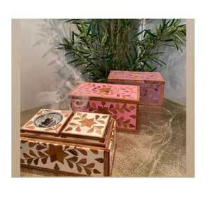 Ensemble brûleur artisanal en bois de santal et oud, écologique, avec boîte de rangement florale polie pour la décoration de la maison et de mariage - Product Image 1
