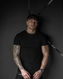 T-shirt de sport pour homme imprimé sur mesure, coupe ajustée, en coton et polyester, manches courtes, très extensible, tricoté, imprimé décontracté - Product Image 1