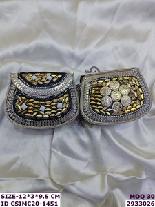 Craftstages International Sacs à main en mosaïque de perles métalliques traditionnels indiens faits à la main avec chaînes |   Tenue de soirée ethnique ornée - Product Image 4