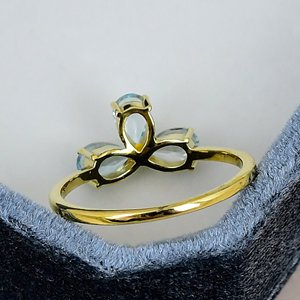 Anillo de Plata de Ley 925 Chapado en Oro Amarillo con Gema Natural Azul Corte Pera y Engaste de Garras para Mujer, Anillo Romántico de Aniversario - Product Image 3