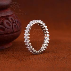 Anillo de Plata con Baño de Rodio para Mujer, Corte Marquesa, Diamante Cultivado en Laboratorio, Banda Clásica - Product Image 5