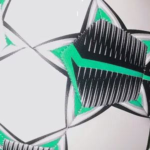 Ballon de football de haute qualité, durable, écologique, léger, avec logo personnalisé et construction cousue à la machine - Product Image 2