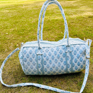 Floral Weekend Bag With Shoulder Strap Wholesale Cotton Cloud Shoulder Bag Lightweight Soft Quilted Tote Bag - Product Image 2