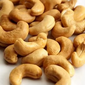 Noix de cajou entières brutes naturelles de qualité supérieure, fruits secs en vrac, vente en gros, export, fabricant de fruits secs en gros - Product Image 1