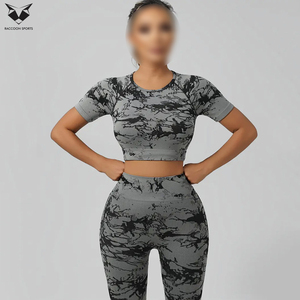 Ensemble tendance de t-shirt et leggings en coton respirant et très extensible, 2 pièces, haut de sport pour femme et leggings de course ajustés - Product Image 6