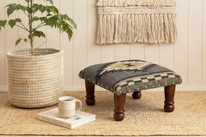 KRAFTERS Pouf carré tufté à la main, style Kilim vintage traditionnel, avec pieds en bois, écologique, pour intérieur/extérieur, décoration de salon - Product Image 4