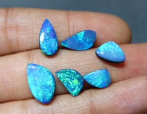 Ópalo Australiano Doble Cabujón con Fuego Azul, Gema de Ópalo Natural Suelta para Fabricación de Joyas al por Mayor - Product Image 2