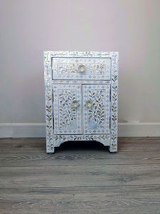 โต๊ะข้างเตียงแบบสองลิ้นชักที่ทันสมัยการออกแบบดอกไม้ฝังมุกสีดำสีขาวเฟอร์นิเจอร์ห้องนอนทำจากไม้ผู้ผลิตโดยตรงสำหรับบ้าน - Product Image 5