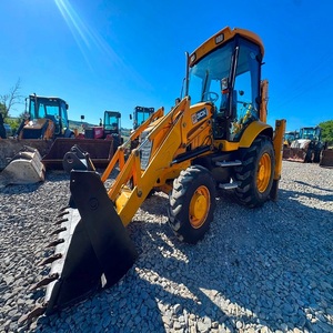 Chargeuse-pelleteuse JCB fiable avec une puissance hydraulique élevée et une structure durable pour la construction - Product Image 6