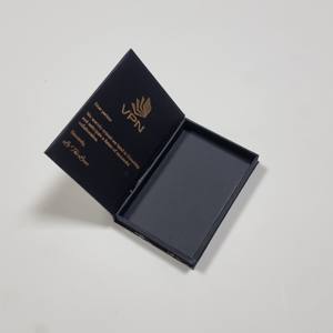 Boîte cadeau en papier fabriquée avec du papier de qualité, offrant un emballage élégant pour la présentation en magasin - Product Image 5