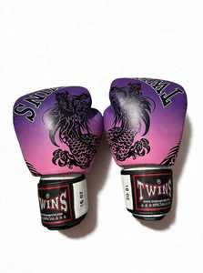 Guantes de Boxeo de Cuero Verde Personalizados de Alta Calidad al por Mayor con Cierre de Gancho y Correas Ajustables para Kick Boxing y Artes Marciales - Product Image 2