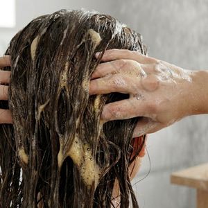 Champú en Gel Anti-Frizz, Suavizante e Hidratante para Cabello Seco y Encrespado, Limpieza Suave y Nutritiva, Aumenta el Brillo, Uso Diario - Product Image 4