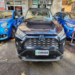 Toyota RAV4 2.5 Híbrido Dinámico SUV Automático Gasolina-Eléctrico AWD Vehículo Familiar Eficiente en Consumo de Combustible - Product Image 1