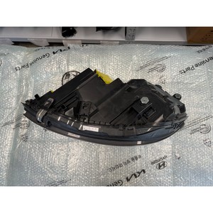ไฟหน้ามือสองสำหรับรถ S-class ด้านขวา รุ่น A2229061804 - Product Image 4