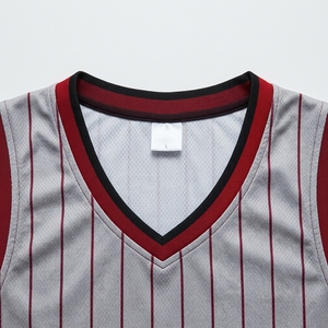 Conjunto de Uniforme de Baloncesto Personalizado al por Mayor, con Franjas Grises, sin Mangas, Sublimado, para Hombre, Hecho en Pakistán - Product Image 4