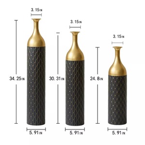Juego de Jarrones Modernos de Metal Negro para Mesa, 34.25in, 30.31in, 24.8in, Alta Calidad, Ecológicos, Hechos a Mano, Decorativos para la Inauguración de la Casa - Product Image 5