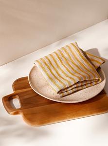 Planche à découper de cuisine haut de gamme avec poignée ergonomique, bords lisses, surface durable, idéale pour couper, servir et présenter - Product Image 2