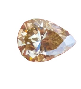 Diamant Moissanite jaune 25 ct Belle fabrication de diamant Moissanite en forme de poire jaune faite à la main pour d'autres bijoux en diamant - Product Image 1