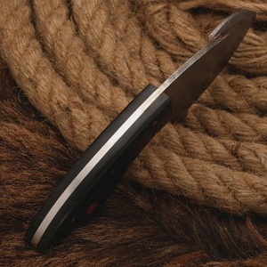 Cuchillo de Camping de Hoja Fija Compacta de Acero de Damasco de Grado Industrial Pasha Enterprises con Mango de Micarta Negra Multifuncional - Product Image 4