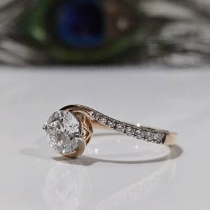 Anillo de compromiso con diamante de corte redondo y banda elegante trenzada, cultivado en laboratorio, para mujer, en oro macizo de 10K, joyería para propuesta de matrimonio para amantes. - Product Image 2