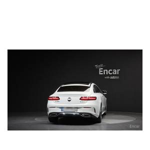 Mercedes-Benz Classe E E450 4MATIC Coupé Modèle décembre 2021 avec 81 226 km Boîte de vitesses automatique Volant à gauche Caméra arrière - Product Image 4