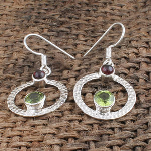 ต่างหูเงินแท้ 925 ประดับเพอริดอทดิบสีเขียวมะกอกเกรด AAA หรูหรา สำหรับผู้หญิง ของขวัญสำหรับงานปาร์ตี้ หรือเป็นเครื่องประดับประจำเดือนสิงหาคม - Product Image 3