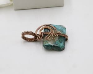 Colgante de Ametrina con Corte Baguette Envuelto en Alambre de Cobre |   Joyería Hecha a Mano con Piedra Preciosa de Ametrino Natural |   Colgante de Cristal Curativo de Talla Única - Product Image 4