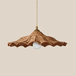 Abat-jour en rotin festonné, abat-jour de lampe suspendue ondulé et évasé, abat-jour de lampe suspendue artisanal en forme de fleur, couverture de lampe de plafond vintage Japandi - Product Image 2