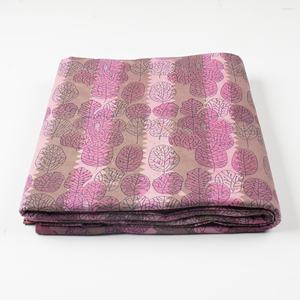 Tela india hecha a mano con estampado floral de algodón, tela con estampado Dabu, tela con estampado a mano para decoración del hogar y vestidos. - Product Image 1