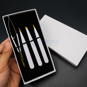 Pinza de Cejas Premium con Recubrimiento de Polvo Blanco, Punta Dorada Inclinada, Pinza de Acero Inoxidable con Tijeras de Resorte para Precisión - Product Image 4