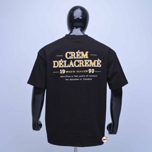 Camiseta Negra de Manga Corta con Cuello Redondo para Hombre, Estampado Frontal con Letras Doradas CRM DLACRM, Transpirable, OEM, Corte Regular Informal, Jersey de 280 GSM - Product Image 2
