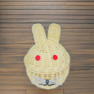 Decoración de conejo de ratán blanco ecológico. Un encantador adorno redondo hecho a mano para salas de estar, oficinas, hoteles y restaurantes. - Product Image 6
