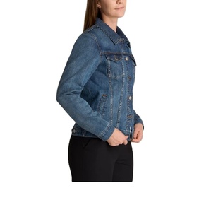 แจ็กเก็ตผ้ายีนส์ทอยาวสำหรับผู้หญิงแขนยาวทรงหลวมกระดุมมุกเป็นมิตรต่อสิ่งแวดล้อมใส่กลับด้านได้จากบังคลาเทศ - Product Image 2