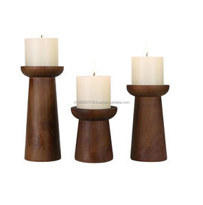 Candelabro de madera estilo rústico, hecho de madera maciza, ideal como centro de mesa para la sala de estar o decoración para un dormitorio acogedor. - Product Image 6