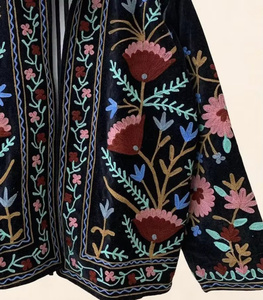 Blouson Bomber Vintage en Velours Suzani Brodé à la Main, Motif Floral Réversible, Style Bohème Court, Tenue Ethnique Automne Hiver en Lin - Product Image 4