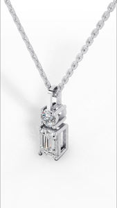 Elegante Collar con Colgante Toi Et Moi con Diamantes Cultivados en Laboratorio Redondos y Baguette en Oro Blanco, Amarillo o Rosa de 14K - Product Image 4