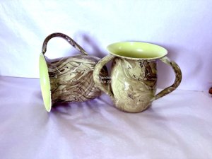 Tasse de Netilat Yadayim artisanale en acier inoxydable, pour lavage rituel des mains, double poignée, Natla Spring Shabbat - Product Image 2
