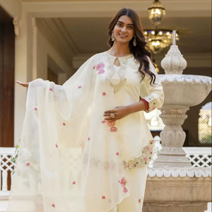 Ensemble Kurti élégant en satin japonais avec broderie de sequins et dupatta en organza – Tenue de fête et de soirée - Product Image 1