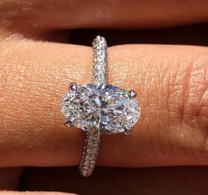 Anillo solitario de diamantes ovalados blancos, joyería de plata de ley para mujer, regalo de aniversario, ropa de fiesta, brillo fino clásico y elegante - Product Image 1