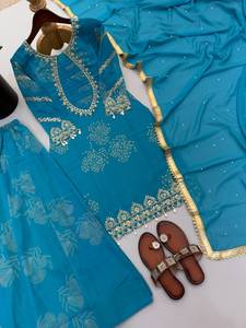 Ensemble haut, sharara et dupatta, avec broderie de point de croix de designer, travail de sequins, travail manuel fantaisie complet et impression numérique - Product Image 4