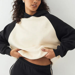 Sudadera con Capucha para Mujer con Logotipo Personalizado, Color Crema y Negro, Estampado de Letras en las Mangas, Estilo Casual para Otoño, con Logotipo Frontal y Bolsillos - Product Image 3