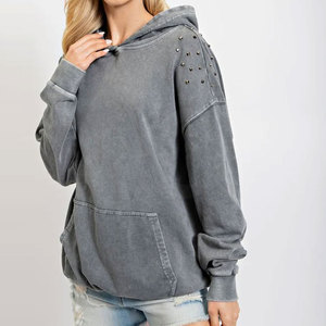 Sudadera con Capucha Personalizada Unisex de Alta Calidad con Adornos de Tachuelas a la Moda para Uso Casual - Product Image 1