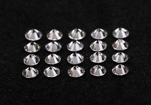 Diamants CVD HPHT calibrés de 1,7 mm, taille brillant rond, petites pierres pour la fabrication de bijoux fins, couleurs D/E/F, clarté VVS+ - Product Image 4