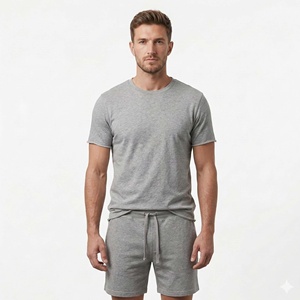 Ensemble T-shirt et short décontracté deux pièces en tissu uni avec logo personnalisé, collection été 2026, polyester/coton respirant et séchage rapide - Product Image 4