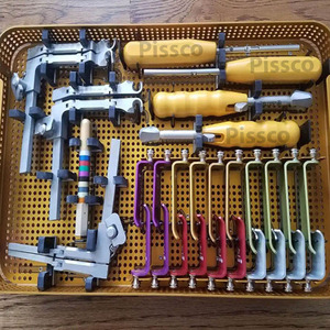 Kit d'instruments orthopédiques de base PISSCO – Plaques traumatiques, instruments chirurgicaux, kit d'instruments de traumatologie osseuse pour grands fragments - Product Image 1