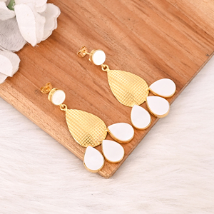 Pendientes colgantes de latón con nácar natural, joyería de moda hecha a mano para mujer - Product Image 3