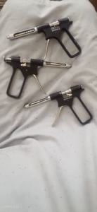 Jeringa Dental Manual Ergonómica de Acero Inoxidable con Certificación CE y Esterilización a Alta Temperatura para Uso Odontológico - Product Image 3