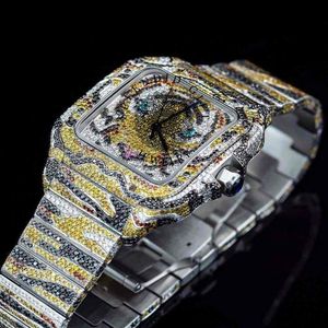 Montre en diamant avec boîtier rond, cadran en cristal saphir, mouvement à quartz ETA, bracelet en moissanite, style luxueux pour homme, résistante à l'eau jusqu'à 10 m - Product Image 3