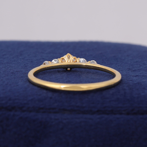 Bague de fiançailles de luxe en or jaune 14 carats avec diamant rond de 0,50 carat cultivé en laboratoire, style cluster, certificat IGI, pour mariage et soirée - Product Image 4
